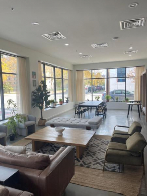 Spacious Shared Condo Near Downtown Chicago, Flexible Room Choices and Shared Amenities